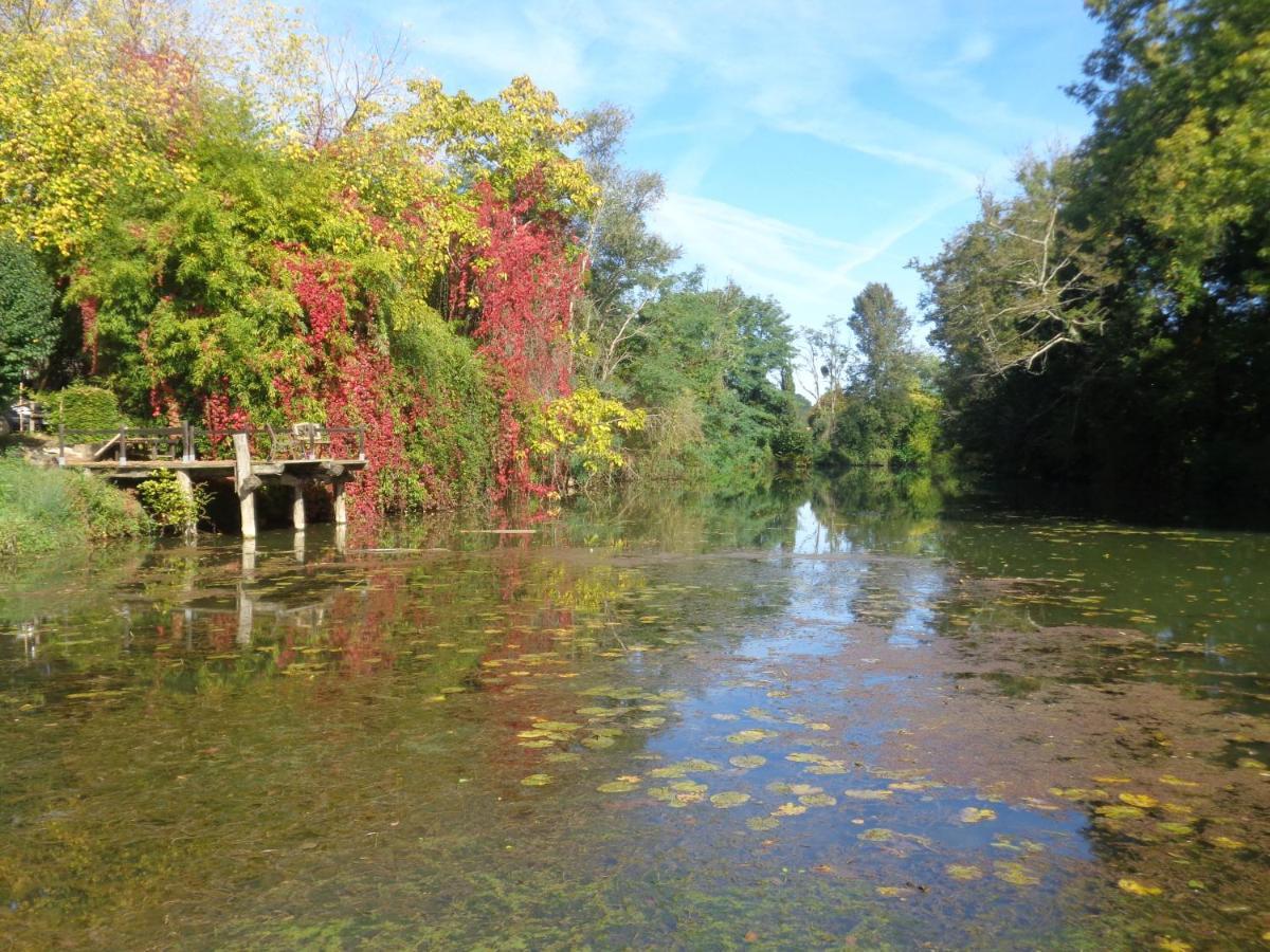 Moulin De Monpoisson Bed & Breakfast Le Puy ภายนอก รูปภาพ