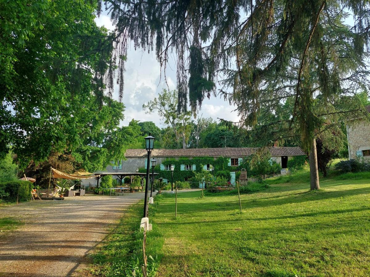 Moulin De Monpoisson Bed & Breakfast Le Puy ภายนอก รูปภาพ
